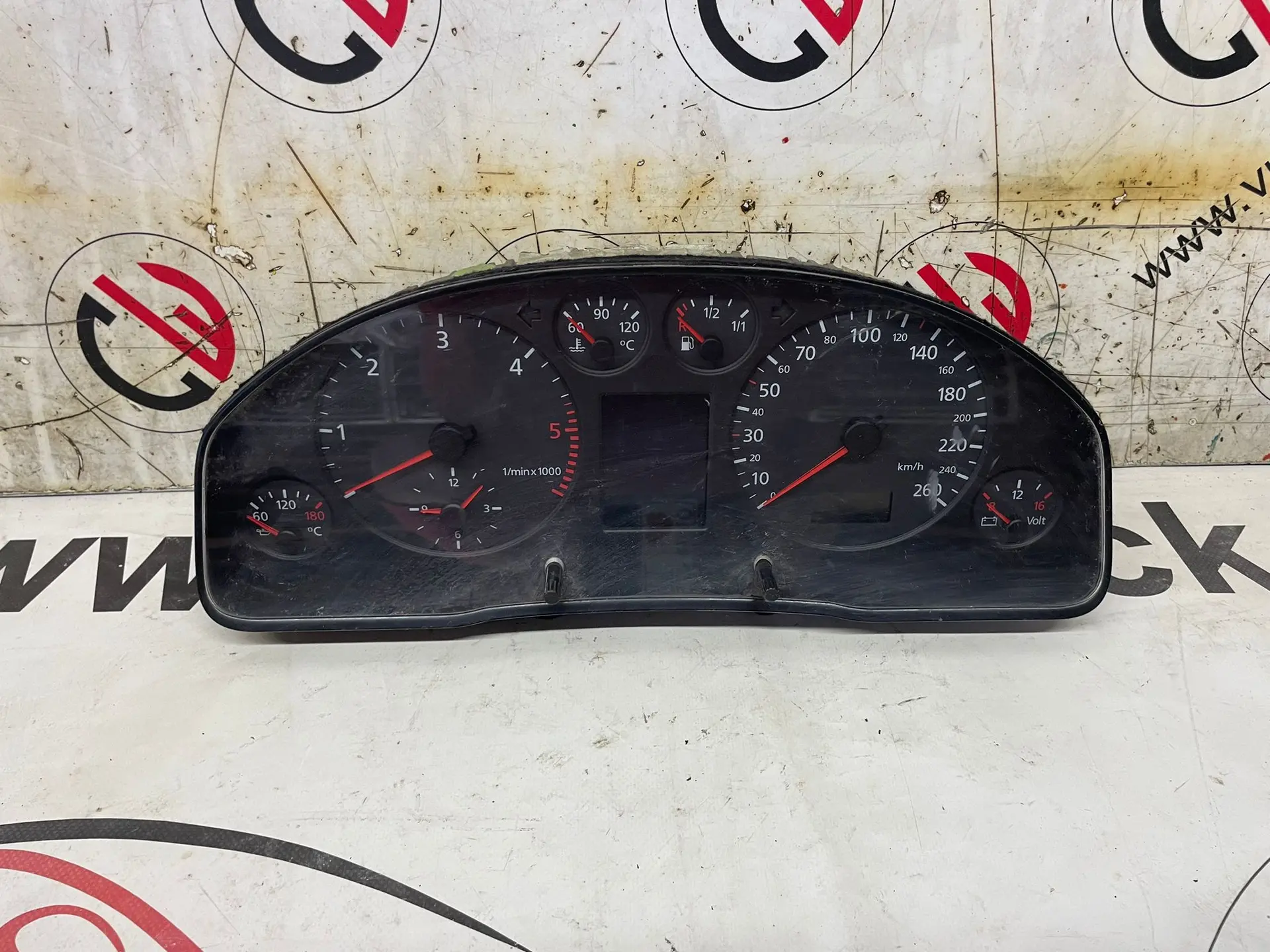 Tachometr 2.5 TDI – Audi A6 1997-2005
