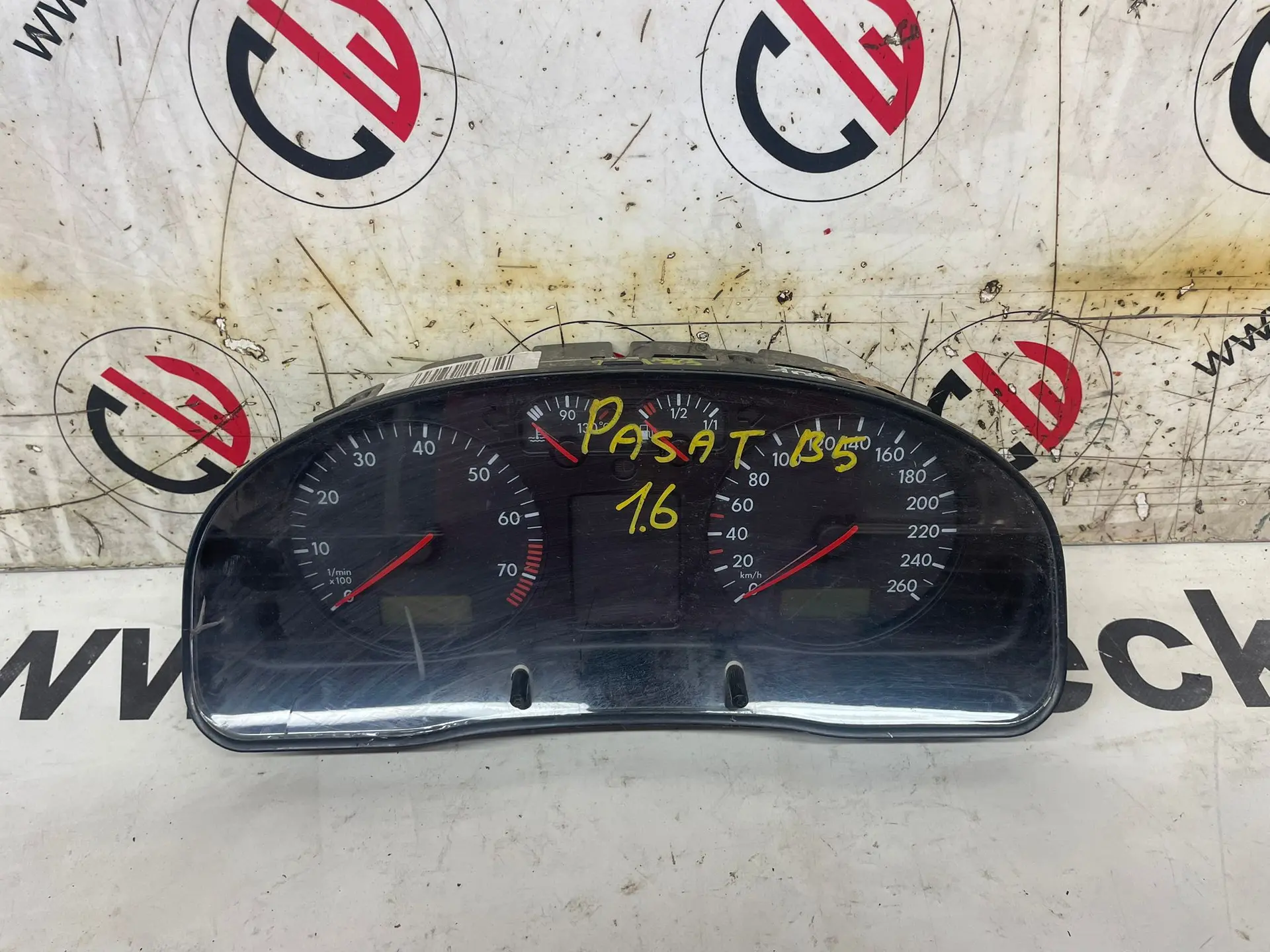 Tachometr 1.6 – Volkswagen Passat B5 1996-2000