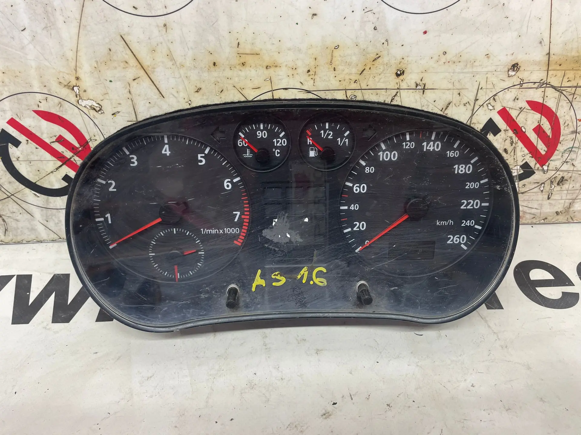 Tachometr 1.6i – Audi A3 1996-2003