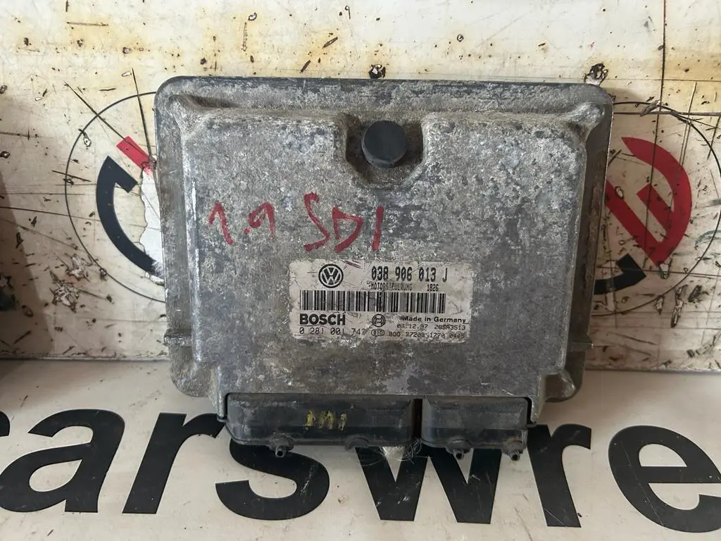 Řídící jednotka motoru (038906013J) – Volkswagen Polo 1994-2001
