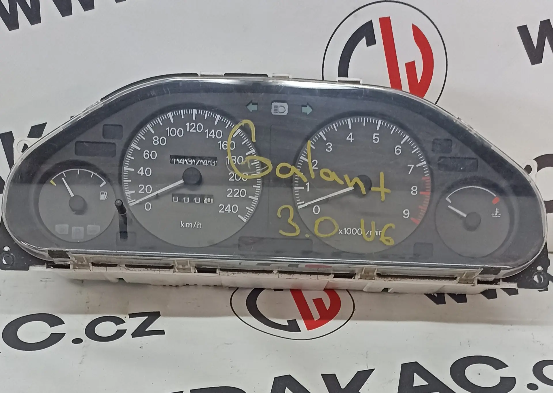 Tachometr 3.0 V6 – Mitsubishi Galant 1992-1996