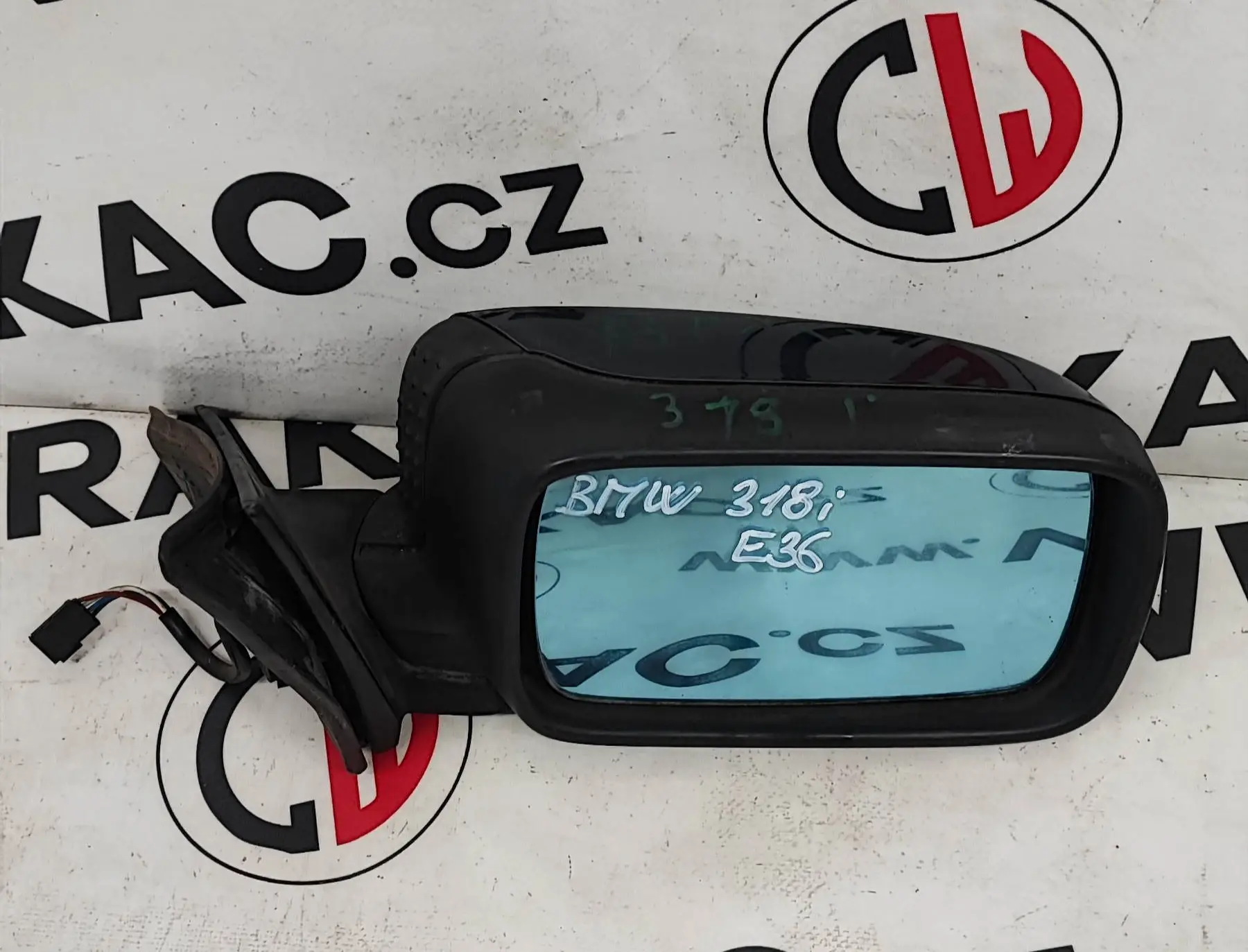 Zpětné zrcátko pravé 318i – BMW 3 E36 1990-1998