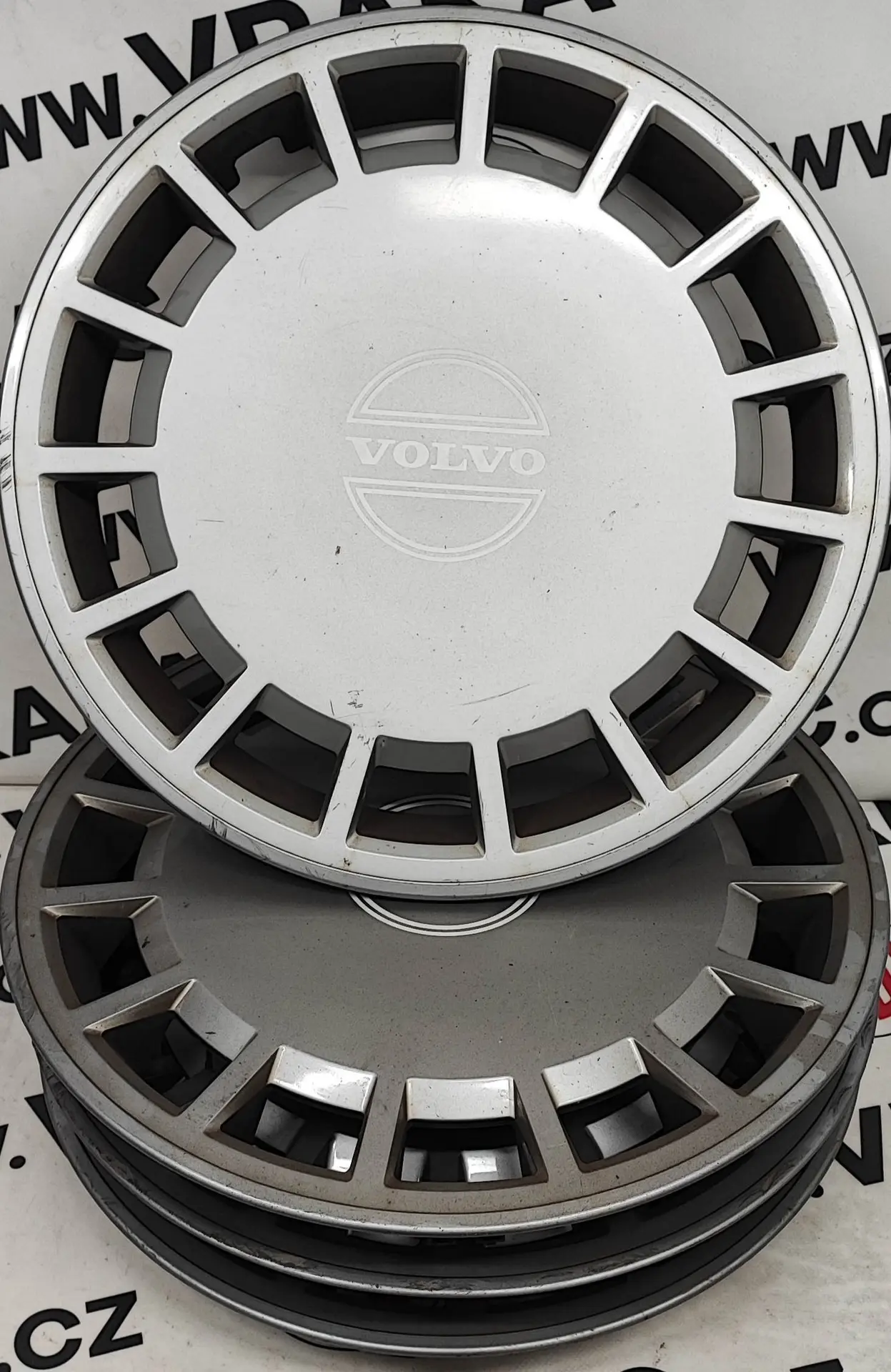 Poklice kol 15' sada – Volvo 440 1988-1996