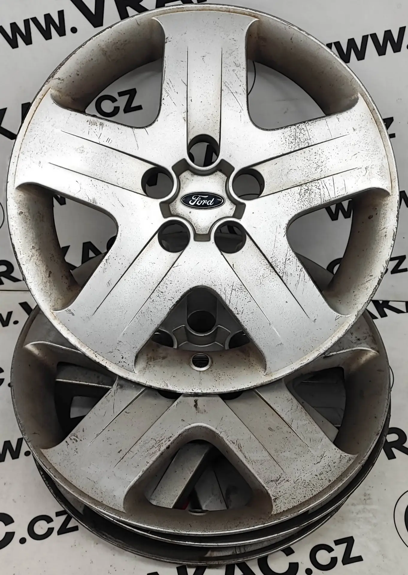 Poklice kol 16' sada – Ford Focus II 2004-2011