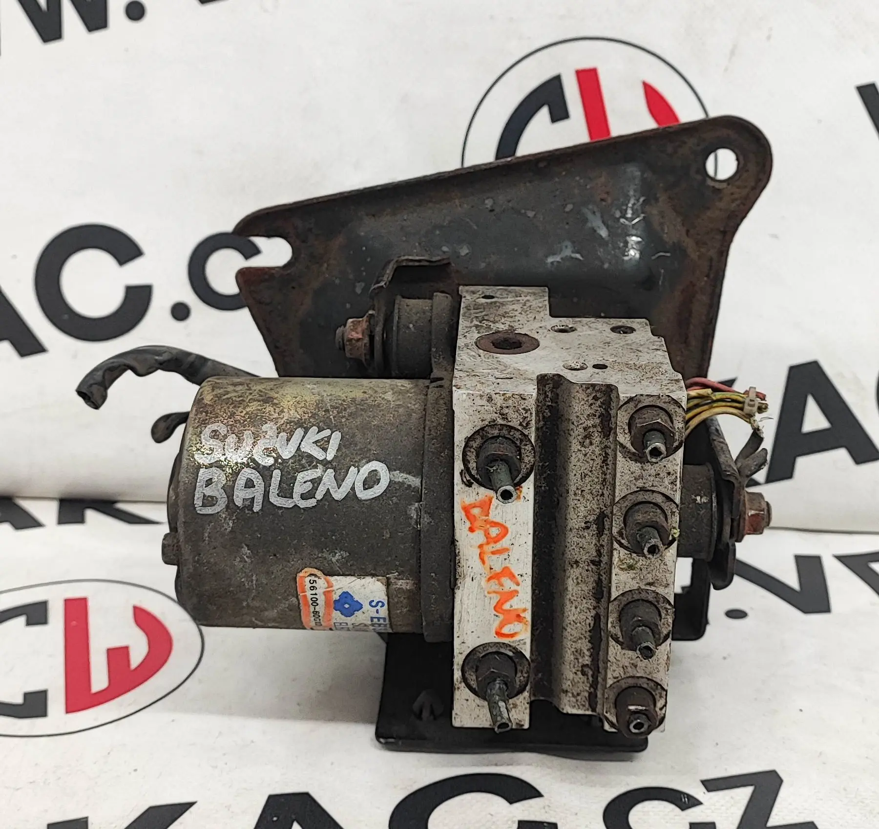 Řídící jednotka ABS (56100-60GX0) – Suzuki Baleno 1995-2002