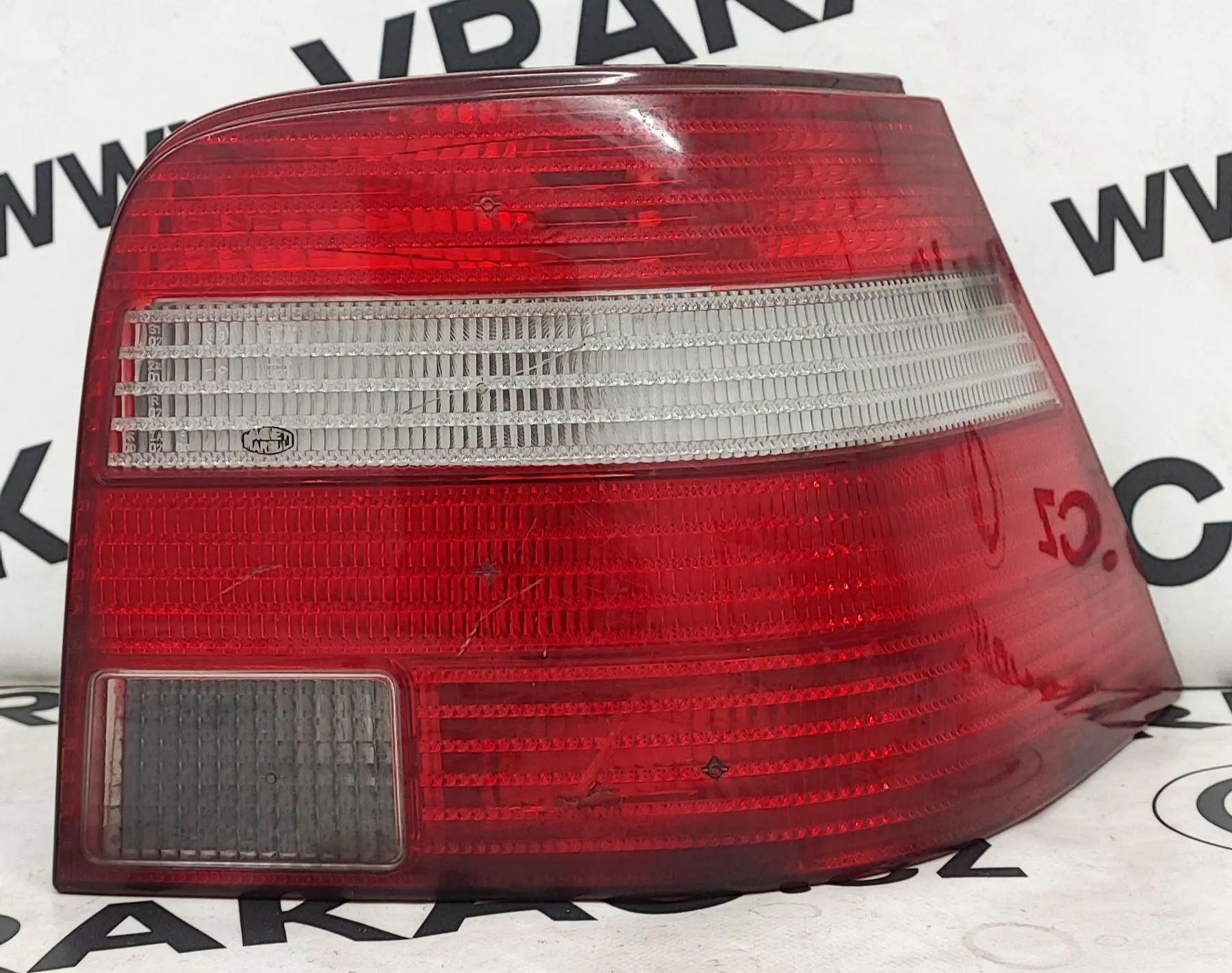 Světlomet pravý zadní – Volkswagen Golf IV 1998-2005