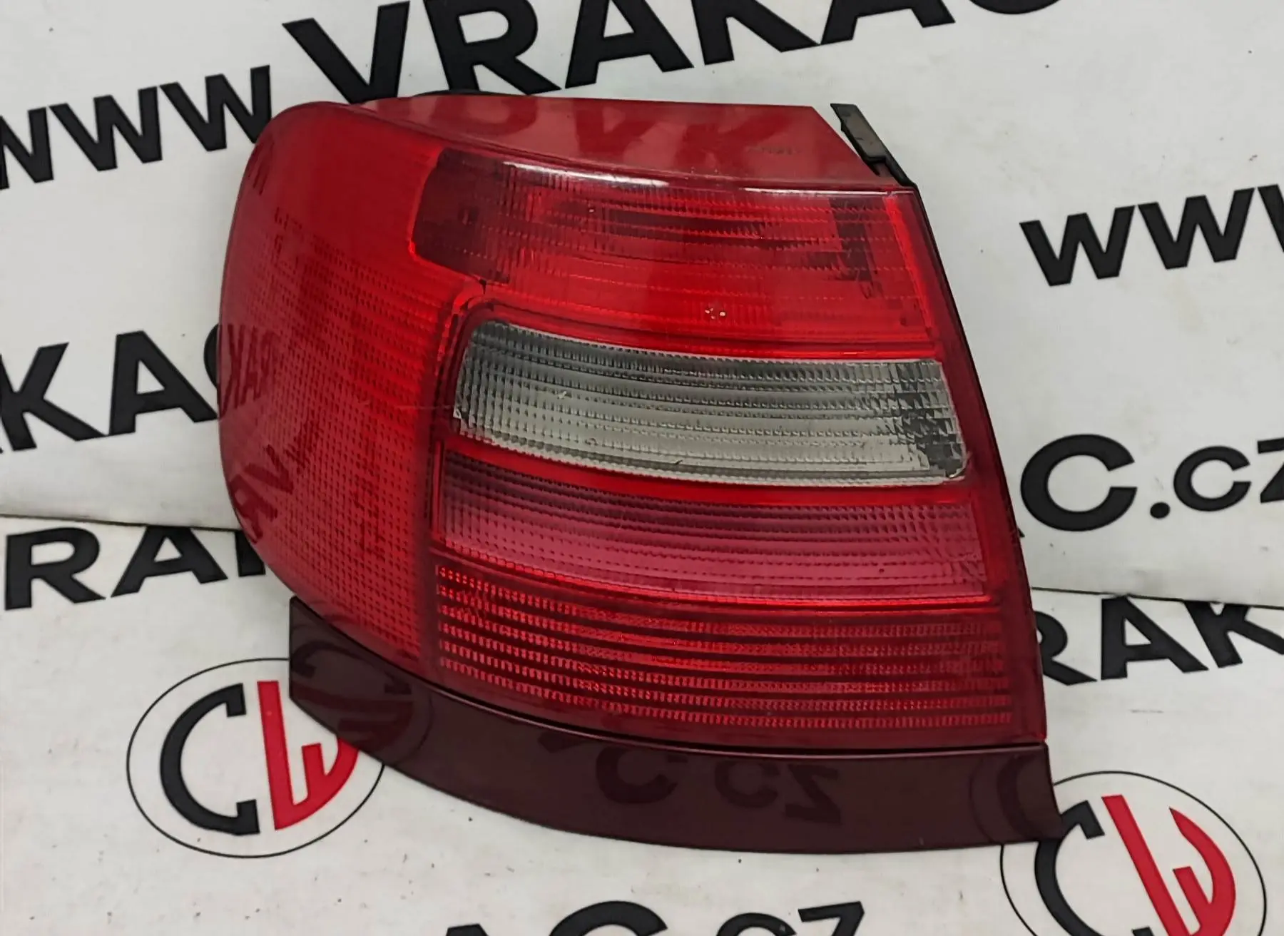 Světlomet zadní levý – Audi A4 1994-2001