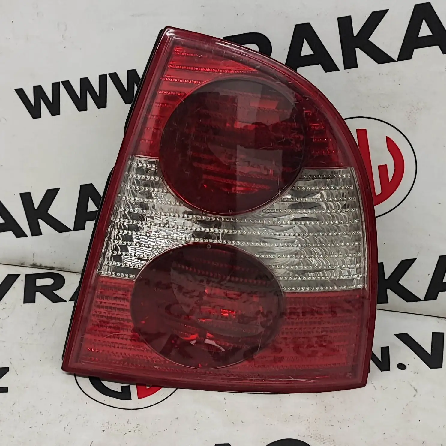 Světlomet zadní pravý (3B5945096AE) – Volkswagen Passat B5.5 2000-2005