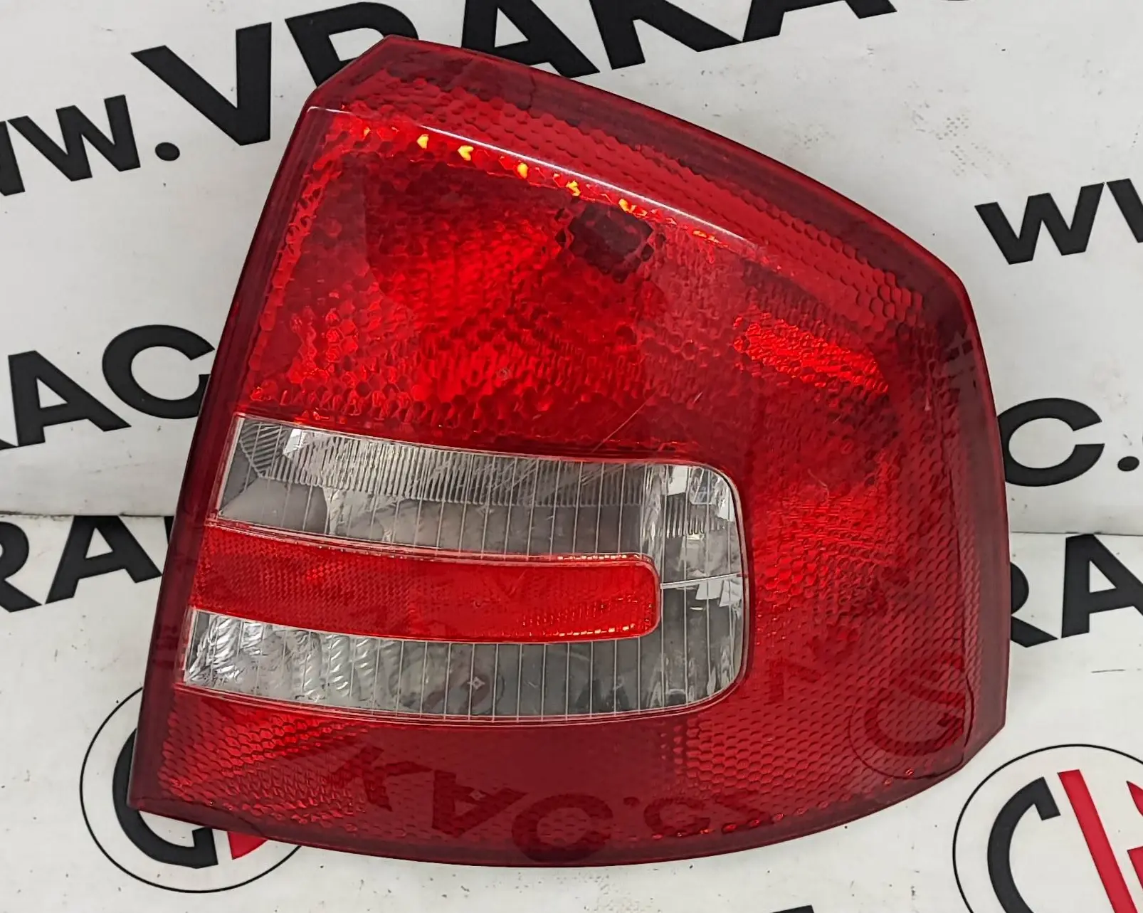 Světlomet zadní pravý – Škoda Octavia II 2004-2008