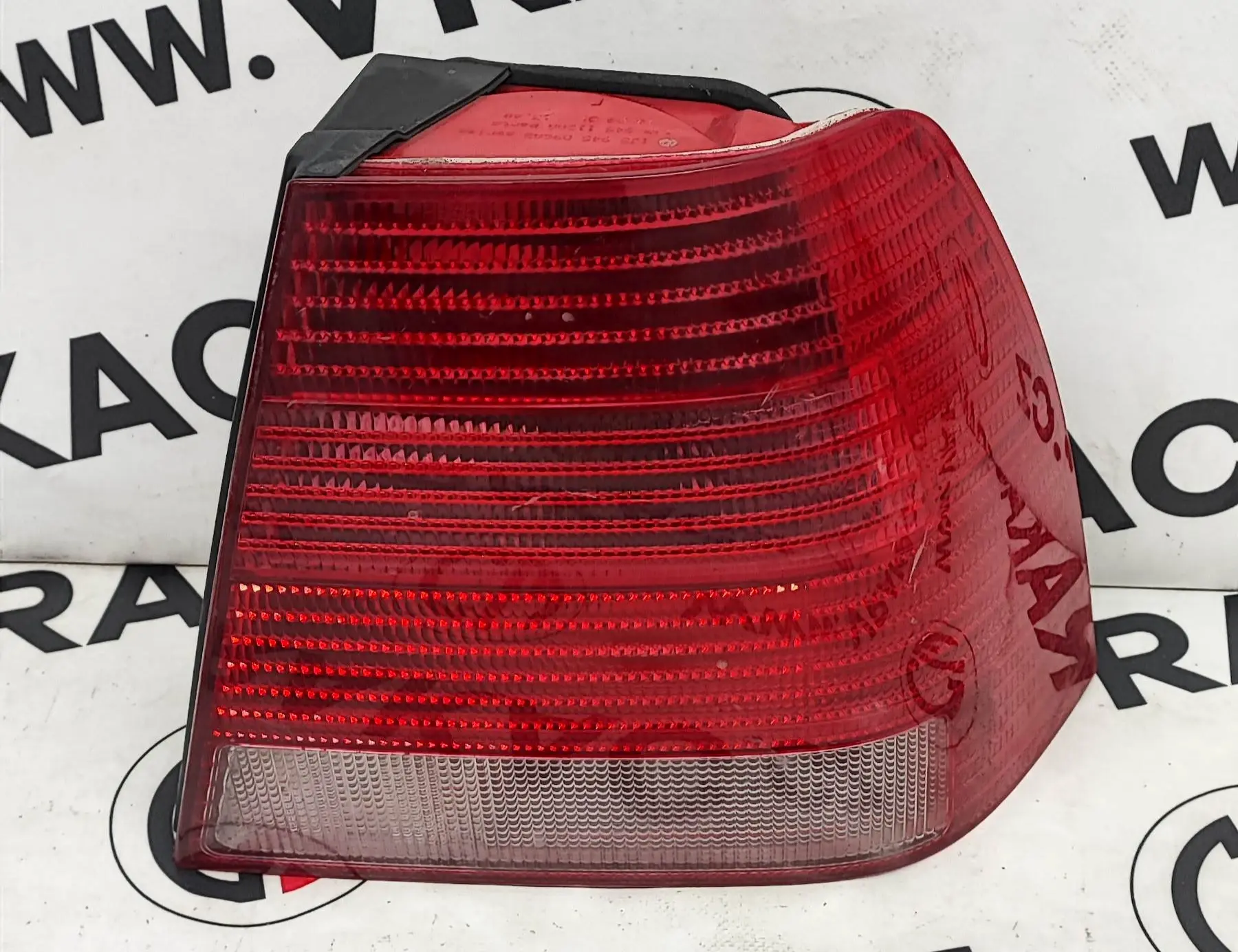 Světlomet zadní pravý (1J5945096AB) – Volkswagen Bora 1998-2005