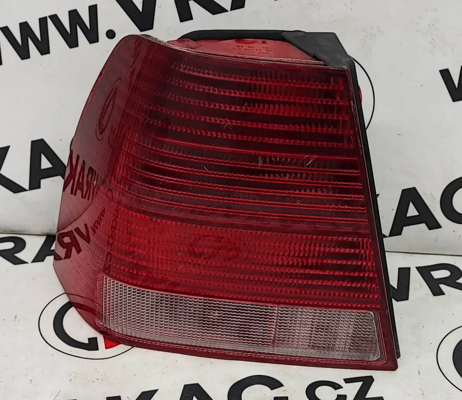 Světlomet zadní levý (1J5945095AB) – Volkswagen Bora 1998-2005