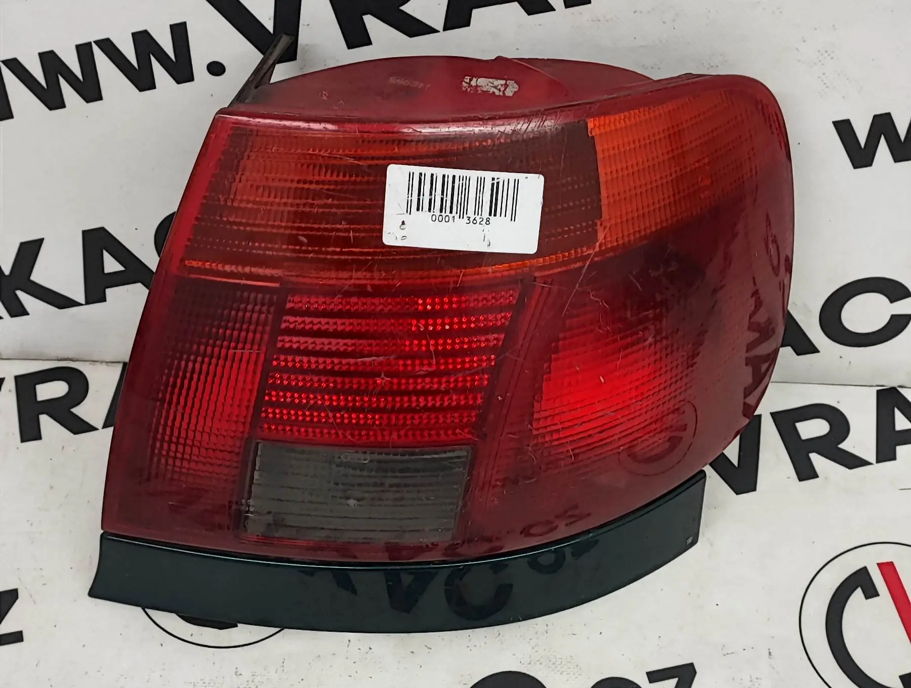 Světlomet zadní pravý – Audi A4 1994-2001