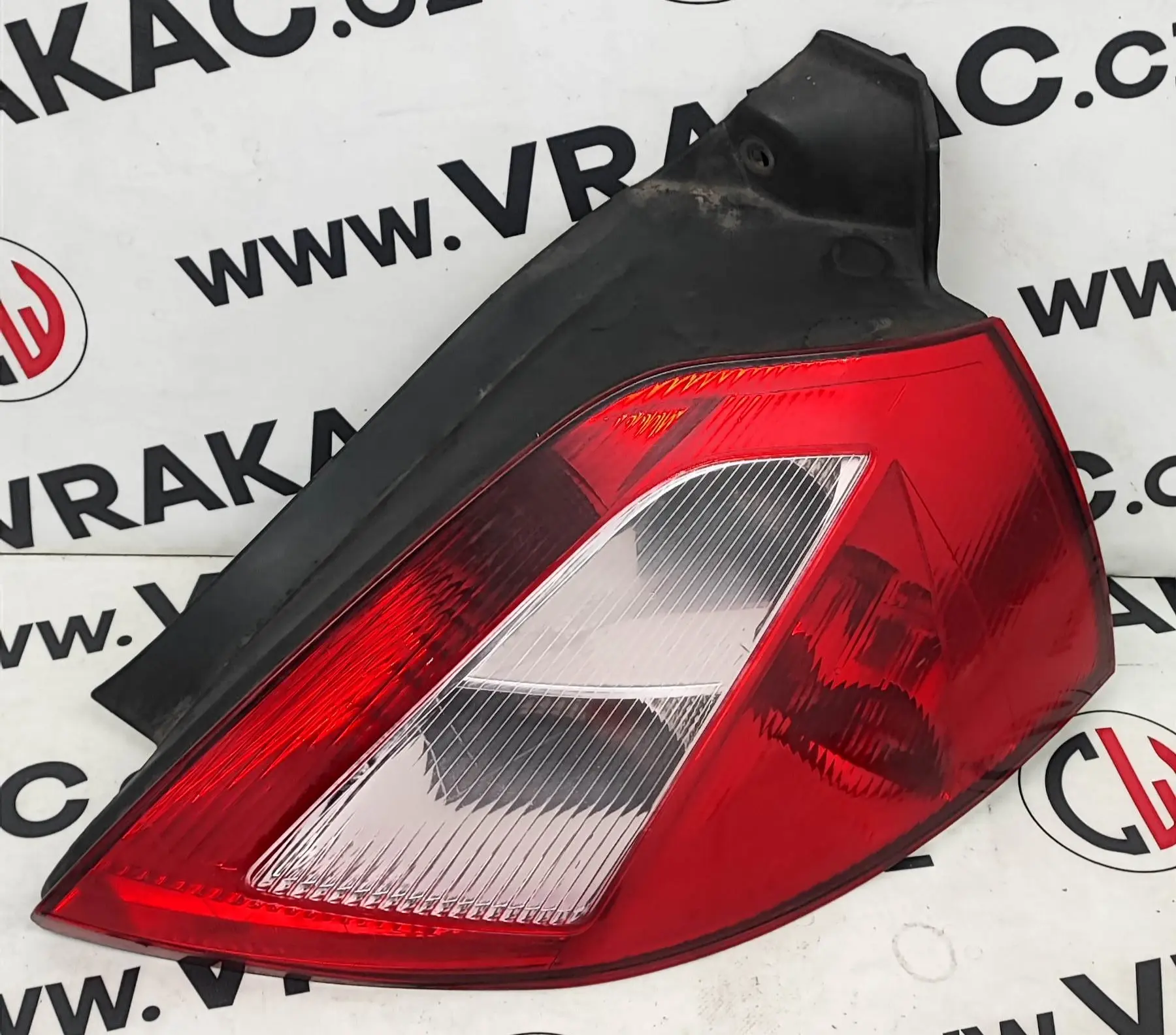 Světlomet zadní pravý (8200073237) – Renault Megane II 2002-2008