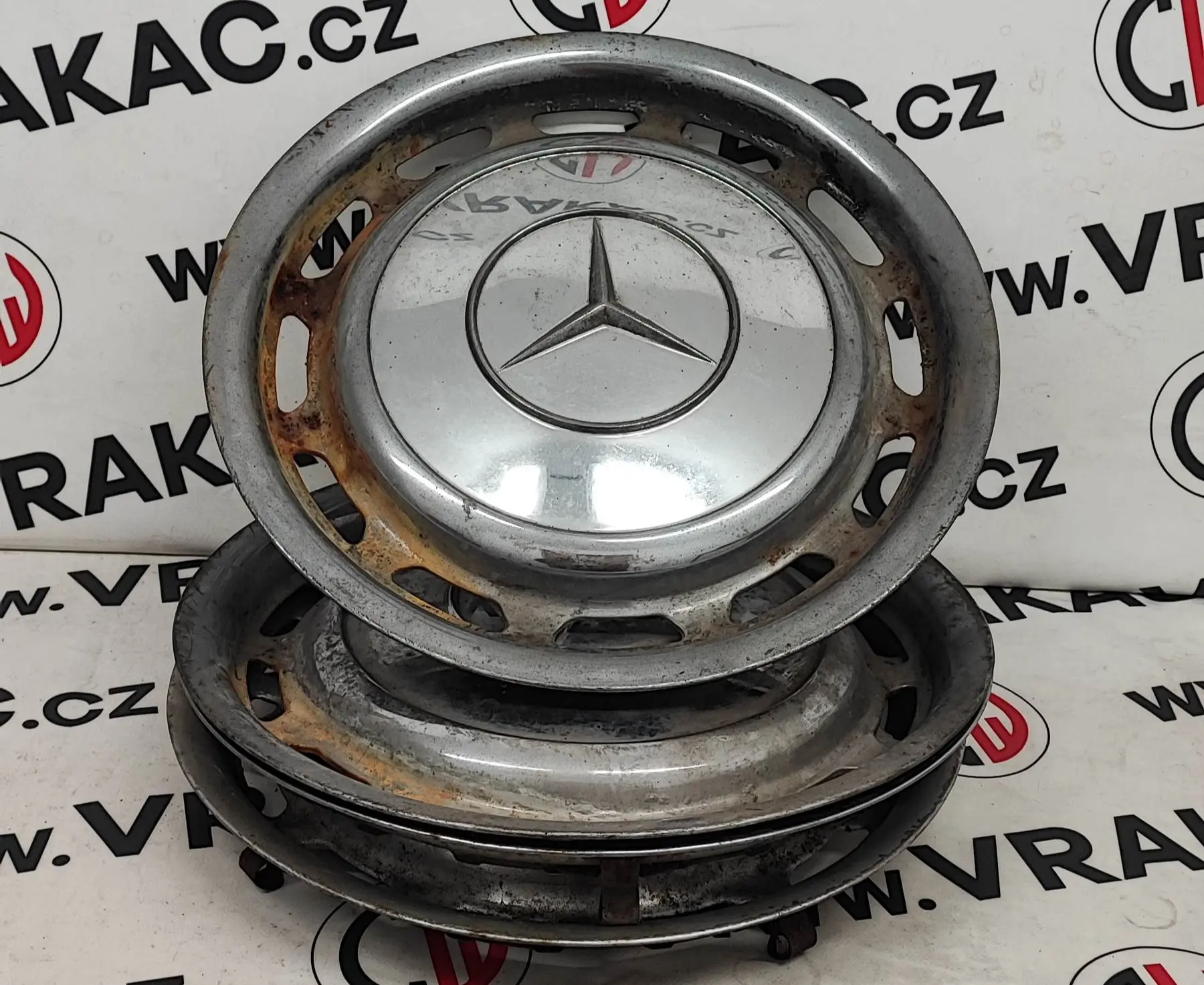 Poklice kol plechové 14' sada – Mercedes Benz W123 1976-1985