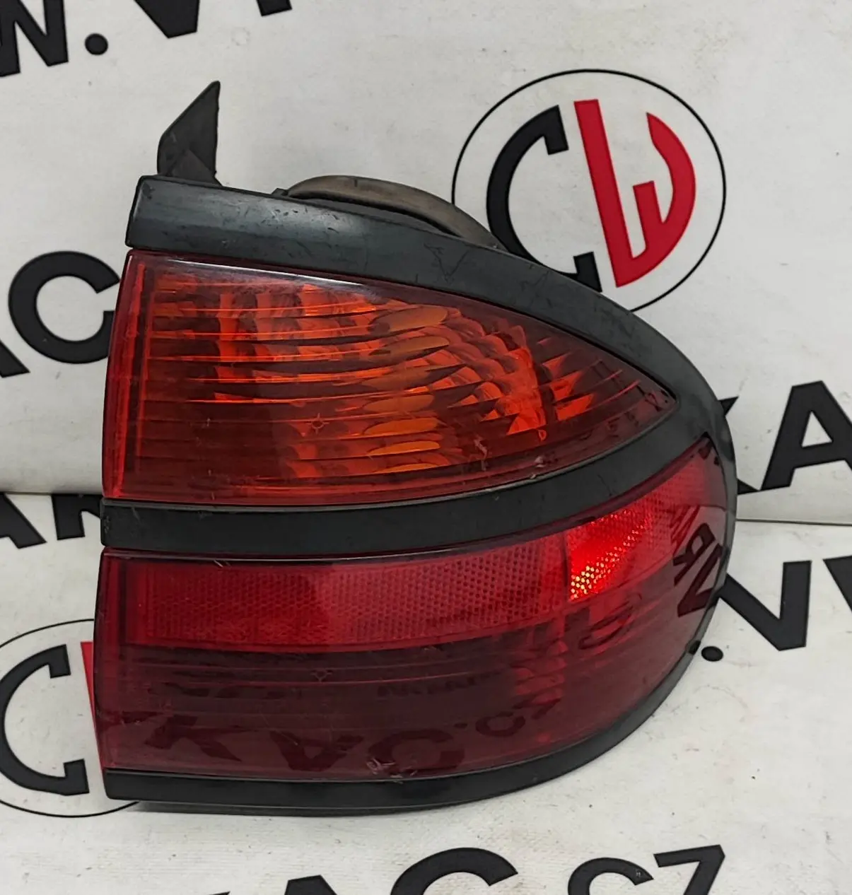 Světlomet zadní pravý (7700420123) – Renault Laguna 1993-2001