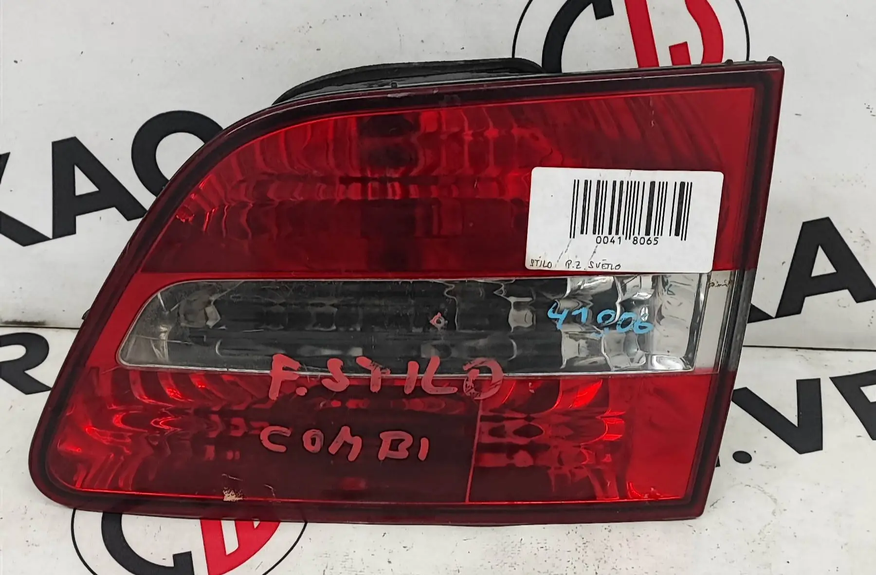 Světlomet zadní pravý vnitřní (51717942) – Fiat Stilo 2001-2008