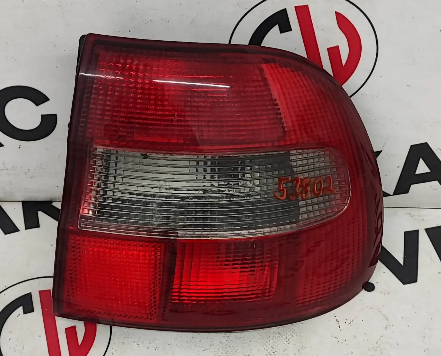 Světlomet zadní pravý (29170202) – Volvo S40 V40 1995-2004