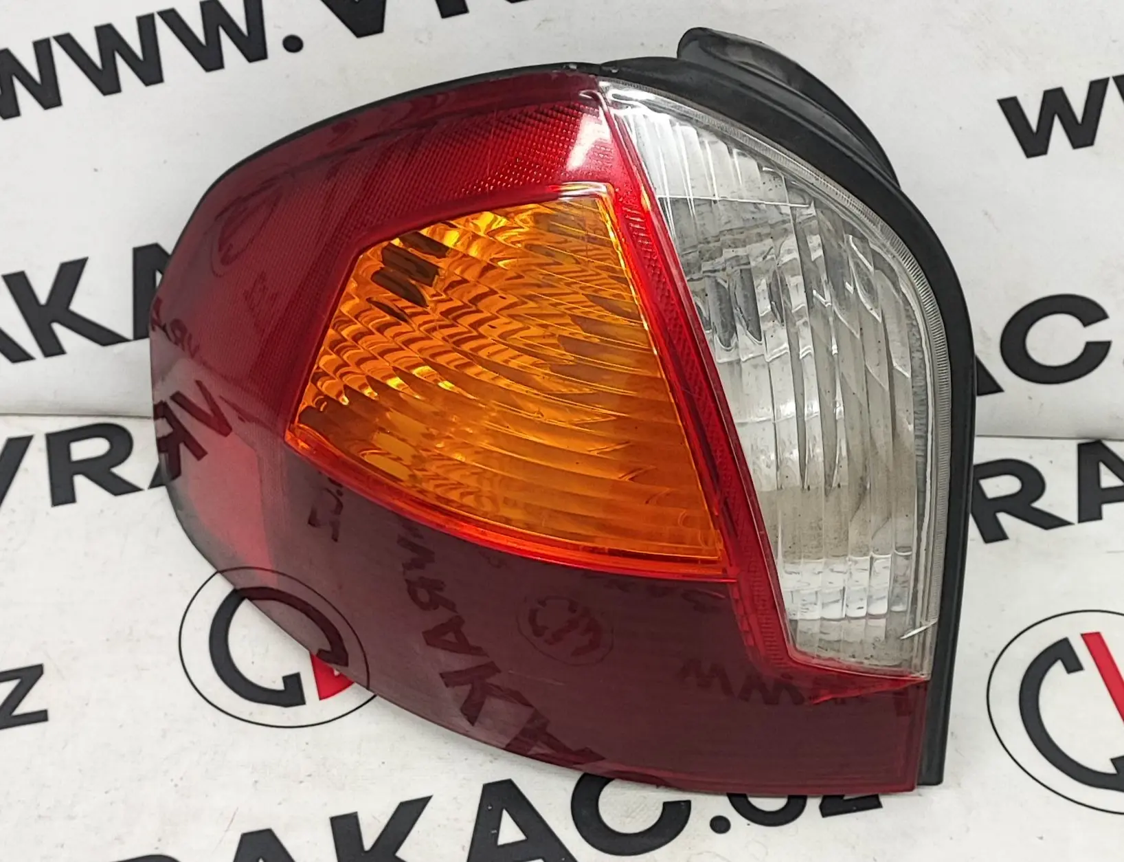 Světlomet zadní levý – Hyundai Santa Fe 2000-2006