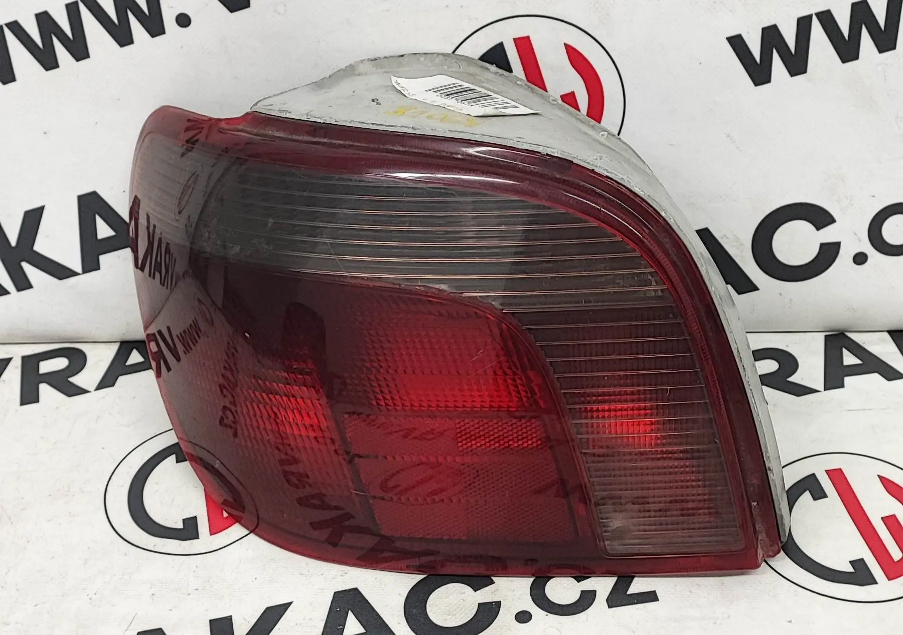 Světlomet zadní levý – Toyota Yaris 1999-2005