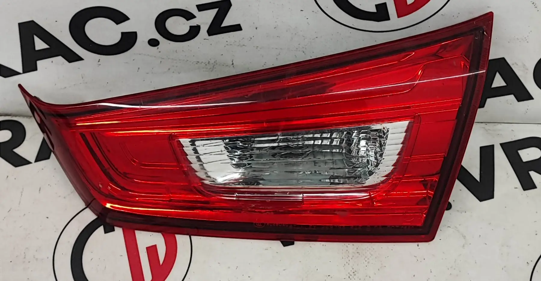 Světlomet zadní pravý vnitřní – Mitsubishi Outlander II 2006 - 2012