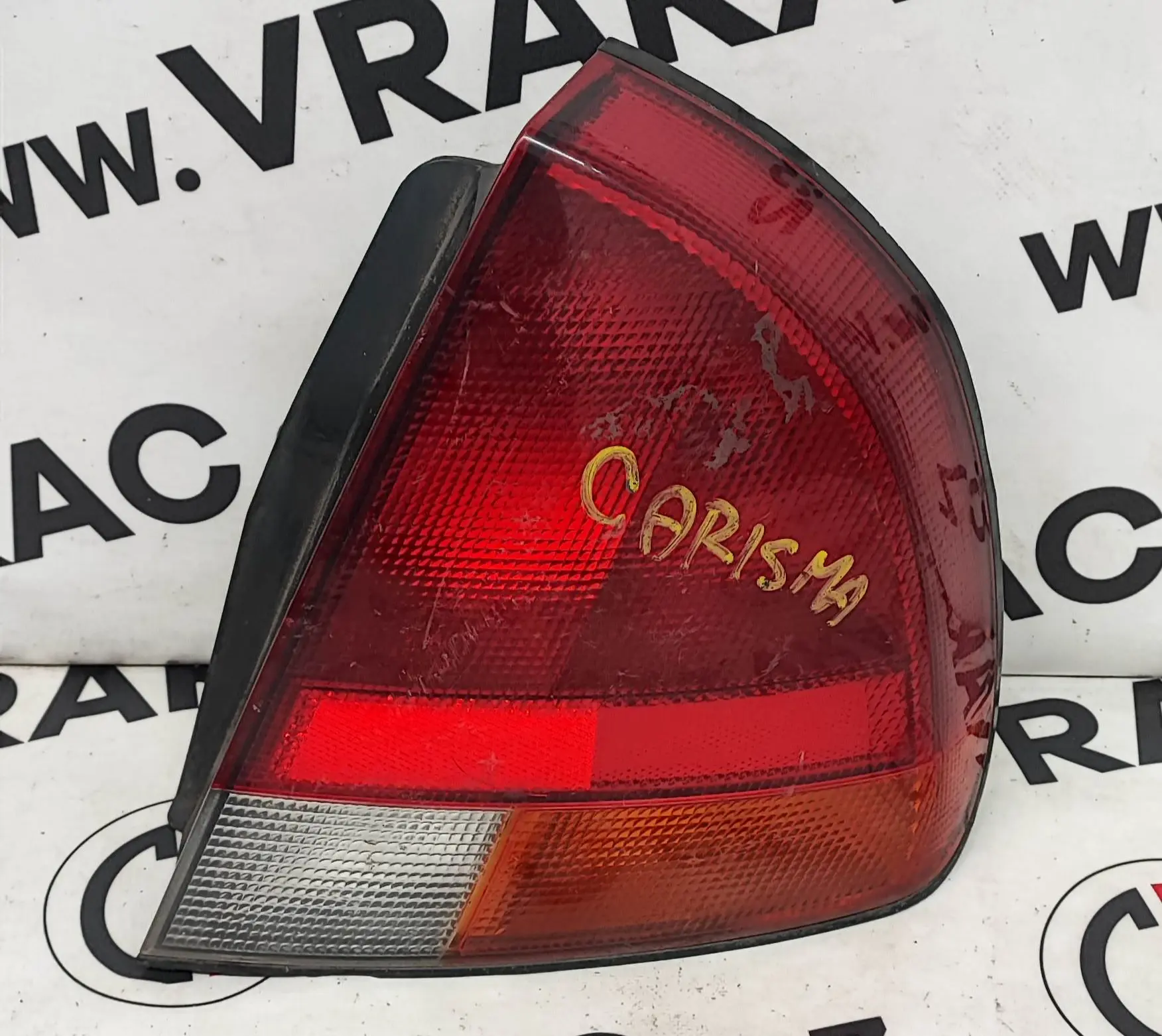 Světlomet zadní pravý – Mitsubishi Carisma 1995-2006