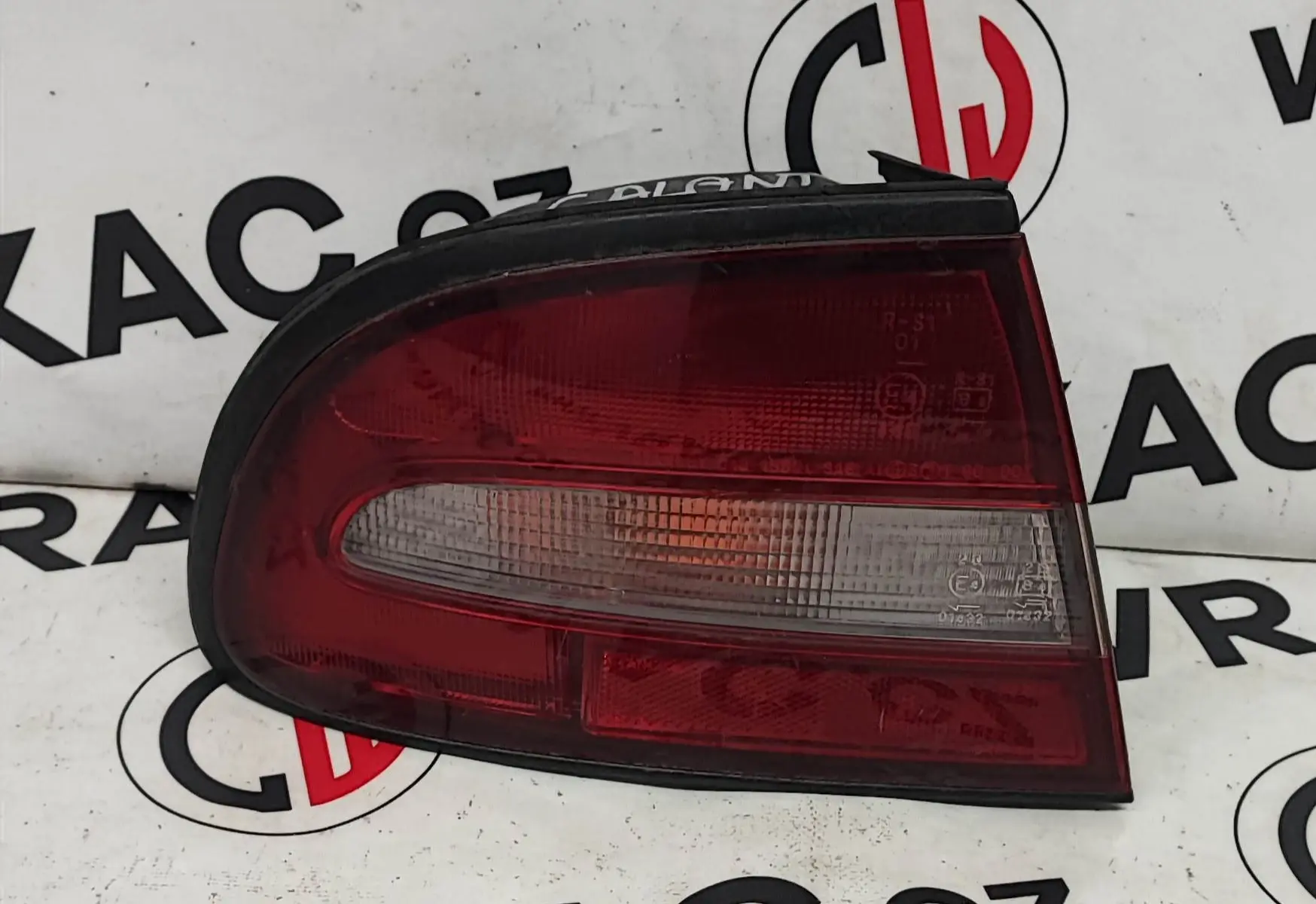 Světlomet zadní levý – Mitsubishi Galant 1992-1996