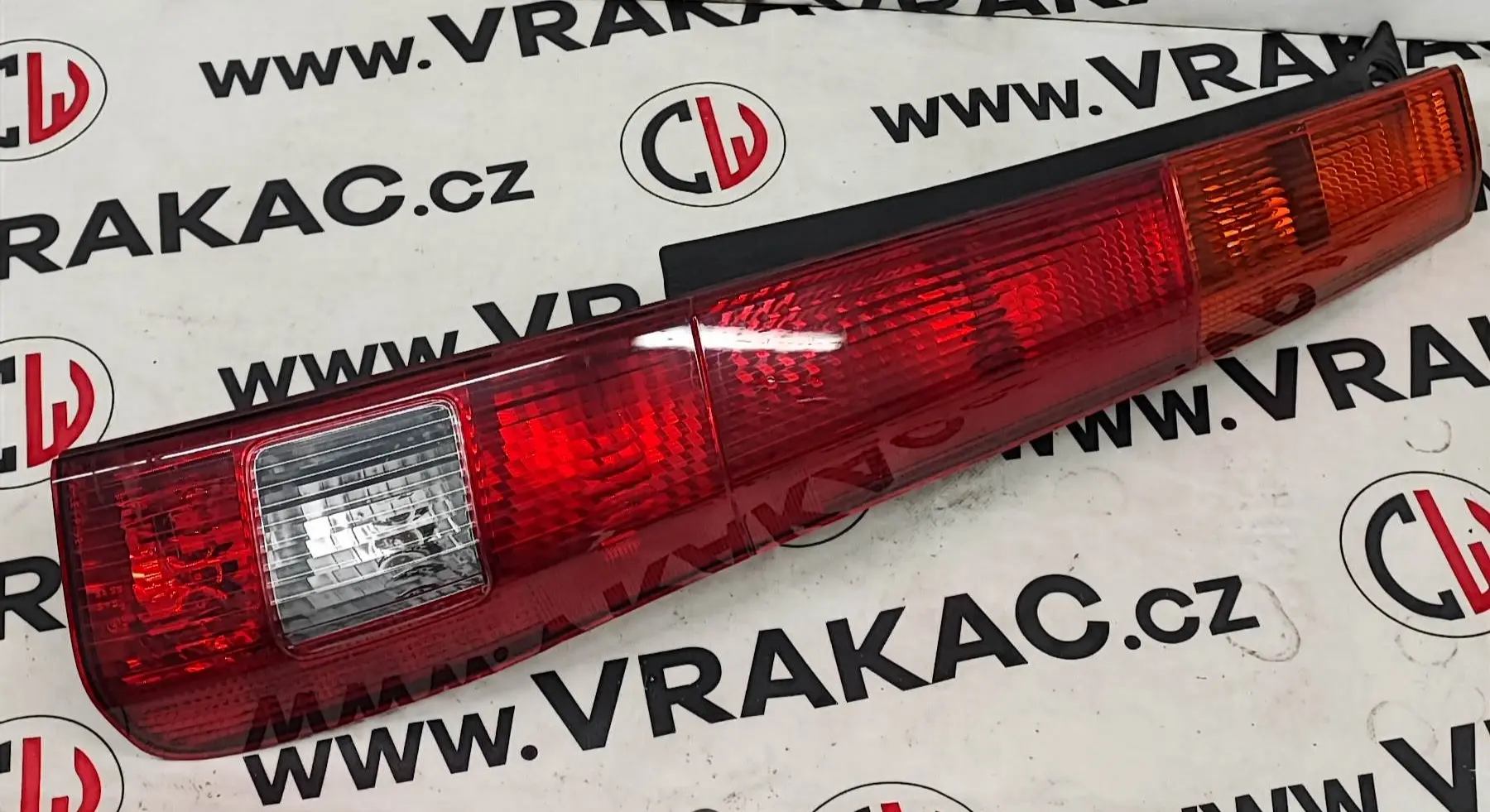 Světlomet zadní pravý – Honda CR-V 2001-2006