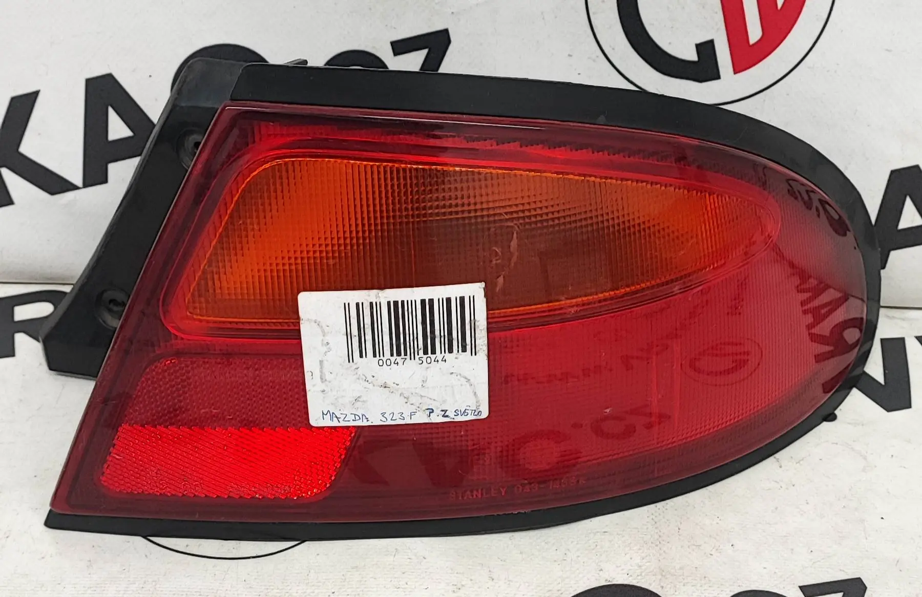 Světlomet zadní pravý – Mazda 323 1994-2001