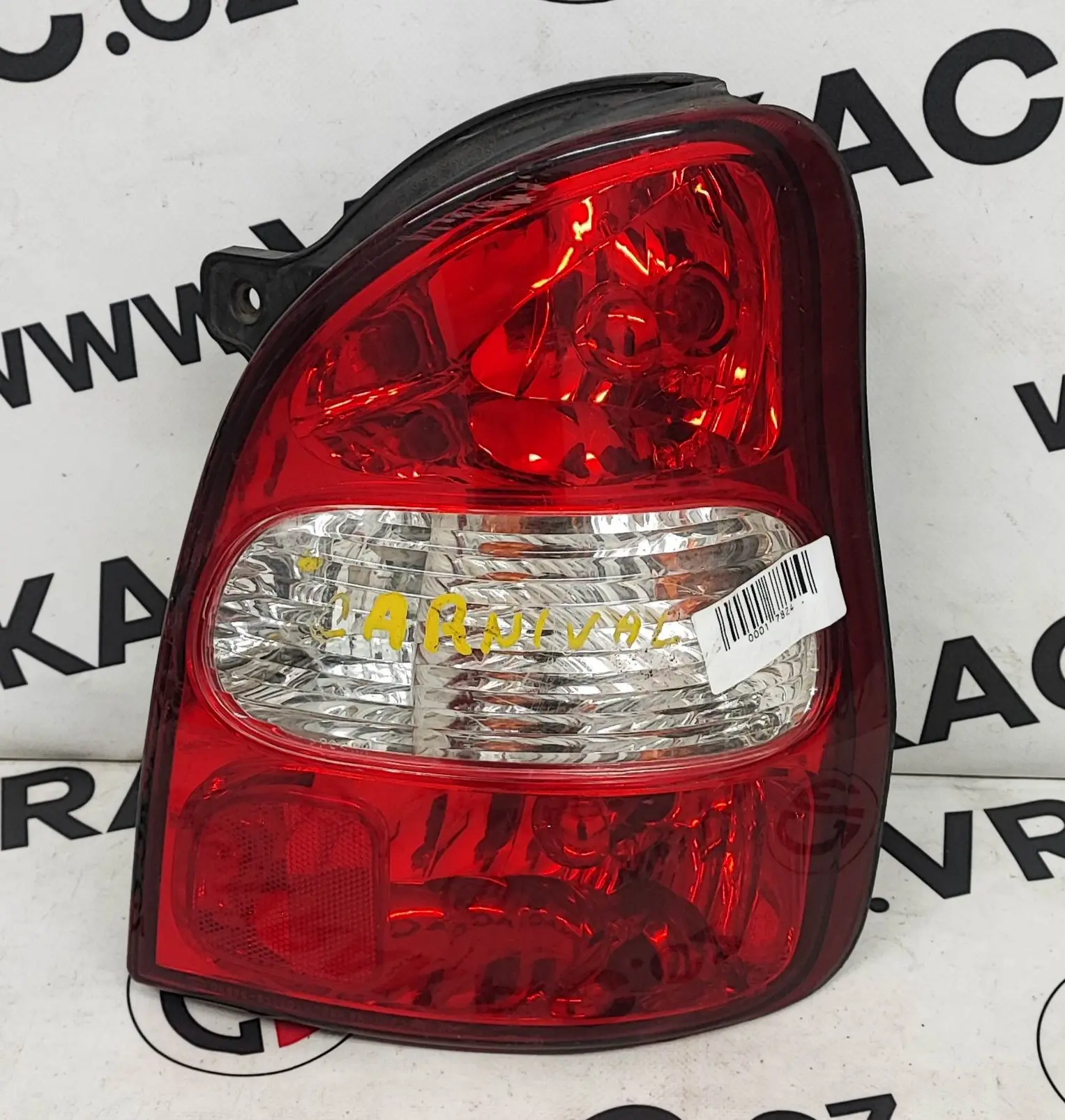 Světlomet zadní pravý (0K552-51140) – Kia Carnival 1998-2006