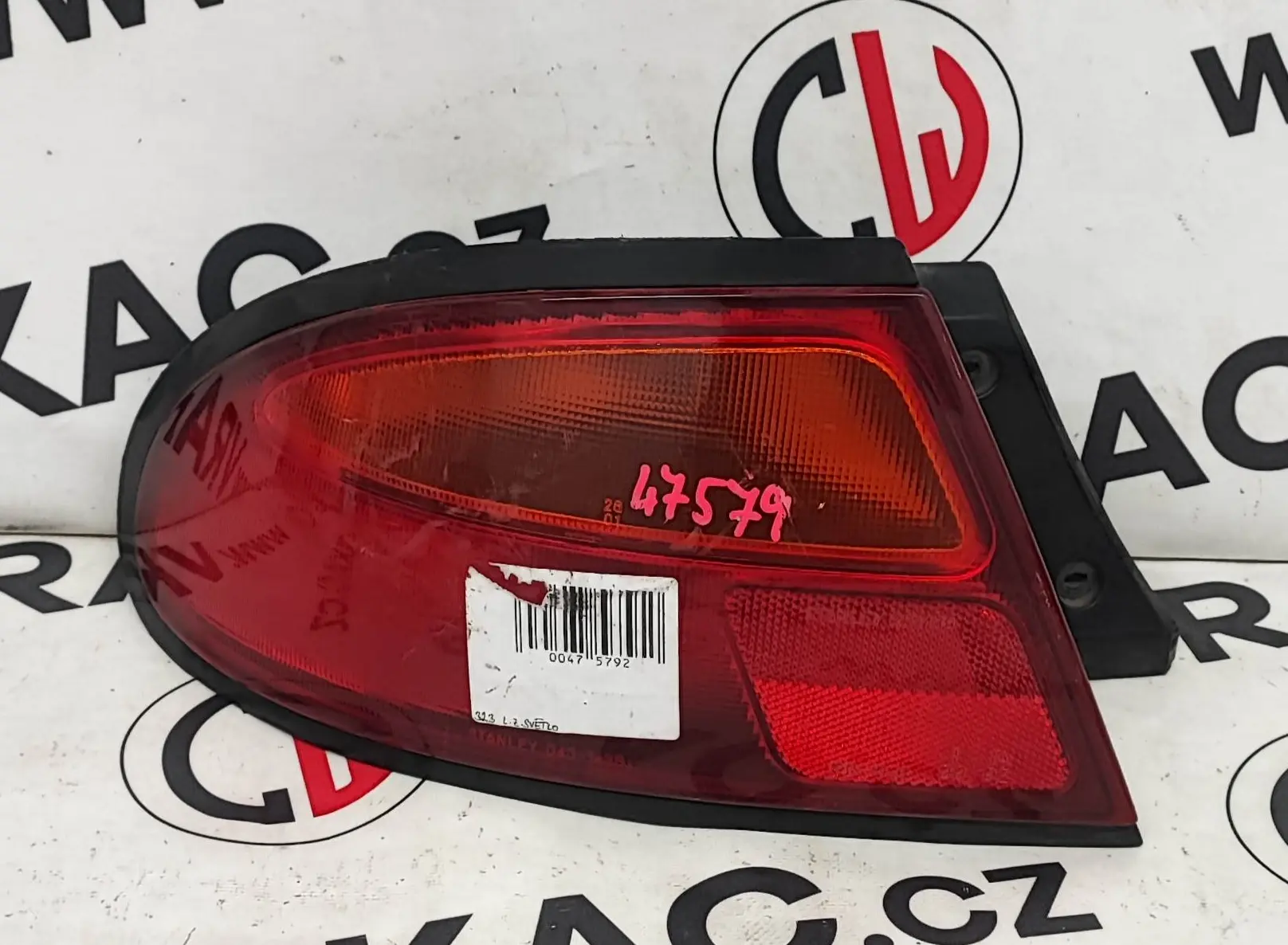 Světlomet zadní levý – Mazda 323 1994-2001