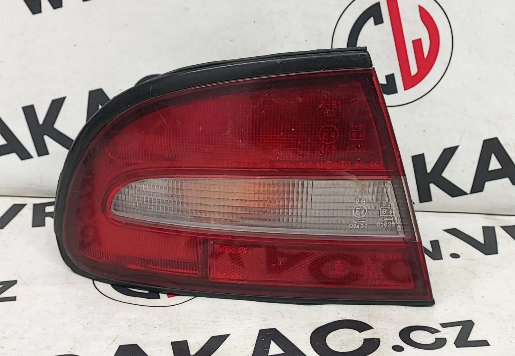 Světlomet zadní levý – Mitsubishi Galant 1992-1996