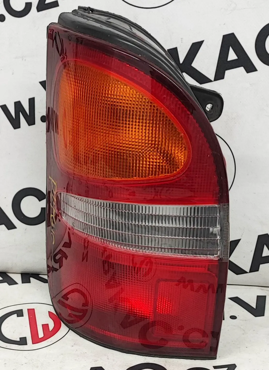 Světlomet zadní levý – Kia Pregio 1995-2004