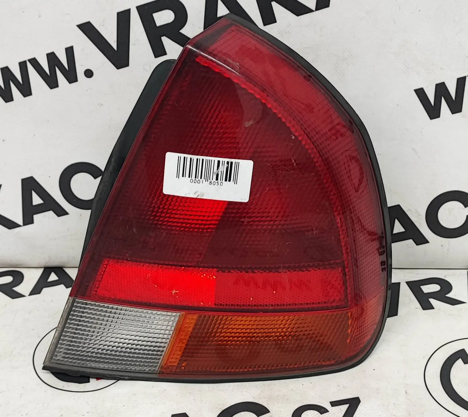 Světlomet zadní pravý – Mitsubishi Carisma 1995-2006