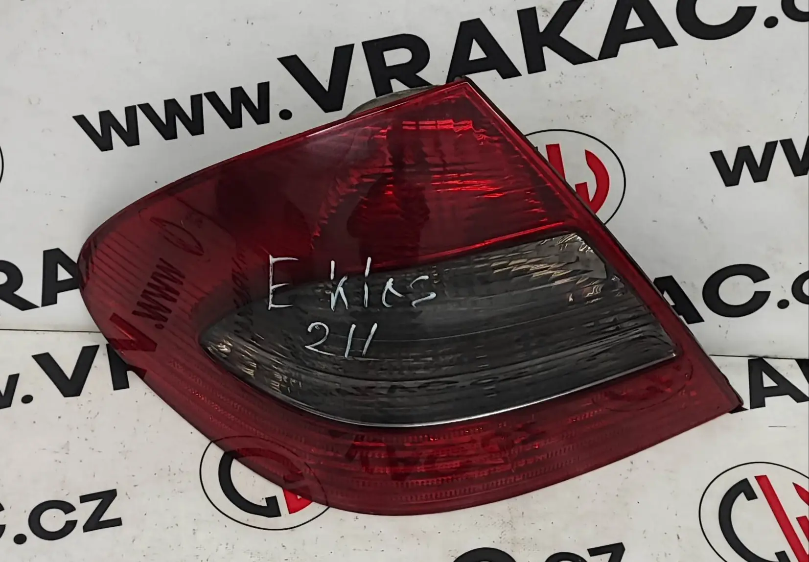 Světlomet zadní levý (A2118202364) – Mercedes Benz E-Class (W211) 2002 - 2009