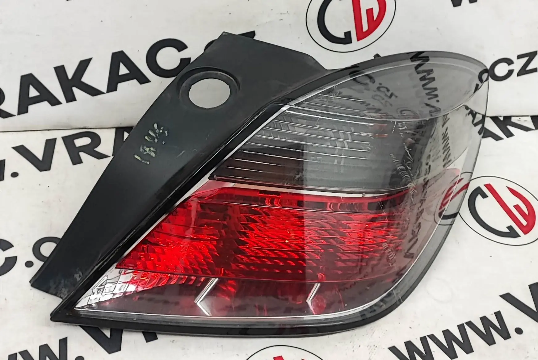 Světlomet zadní pravý – Opel Astra H 2004 - 2010