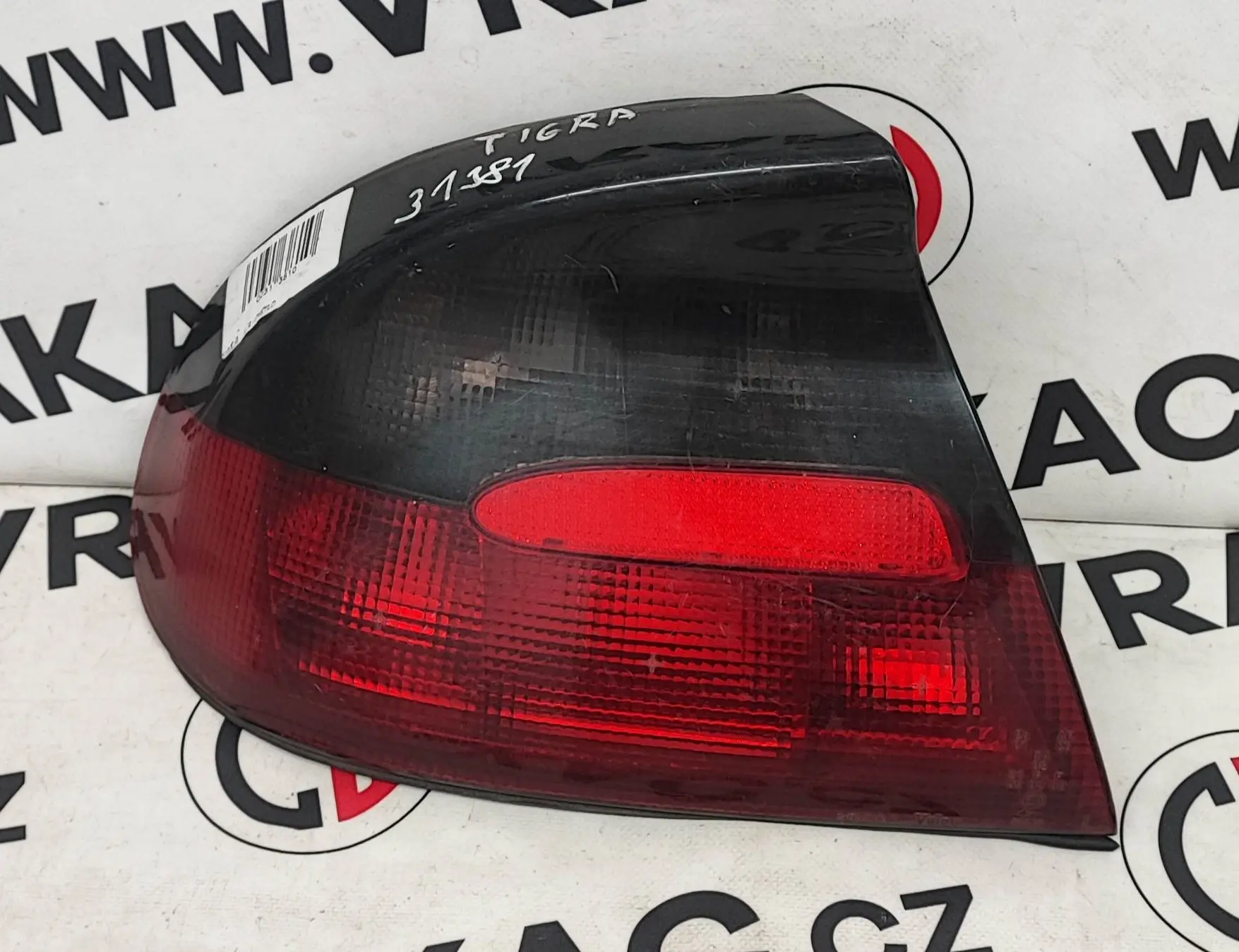 Světlomet zadní levý – Opel Tigra 1994 - 2000