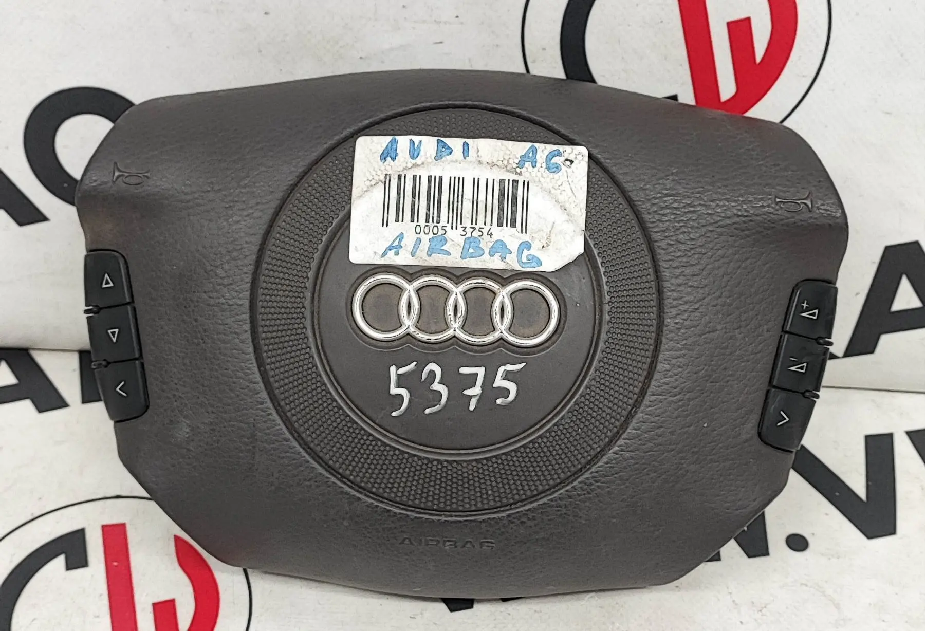 Airbag řidiče (4B0880201AF) – Audi A6 1997-2005