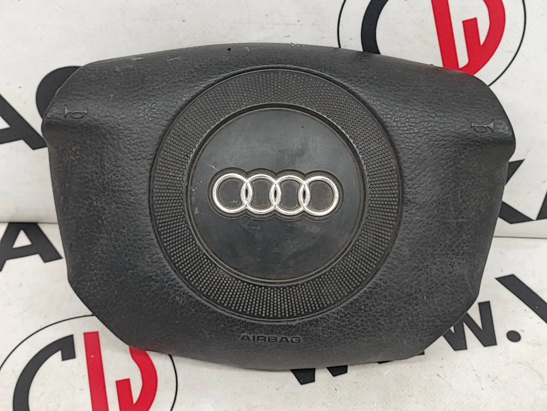Airbag řidiče (4B0880201Q) – Audi A6 1997-2005