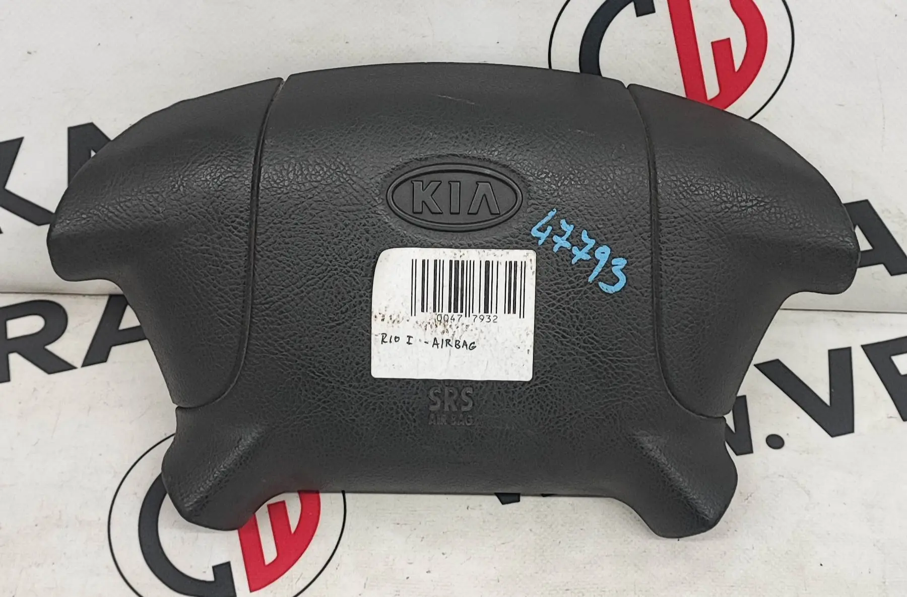 Airbag řidiče 0K32A57K00A01 – Kia RIO I 2000-2005