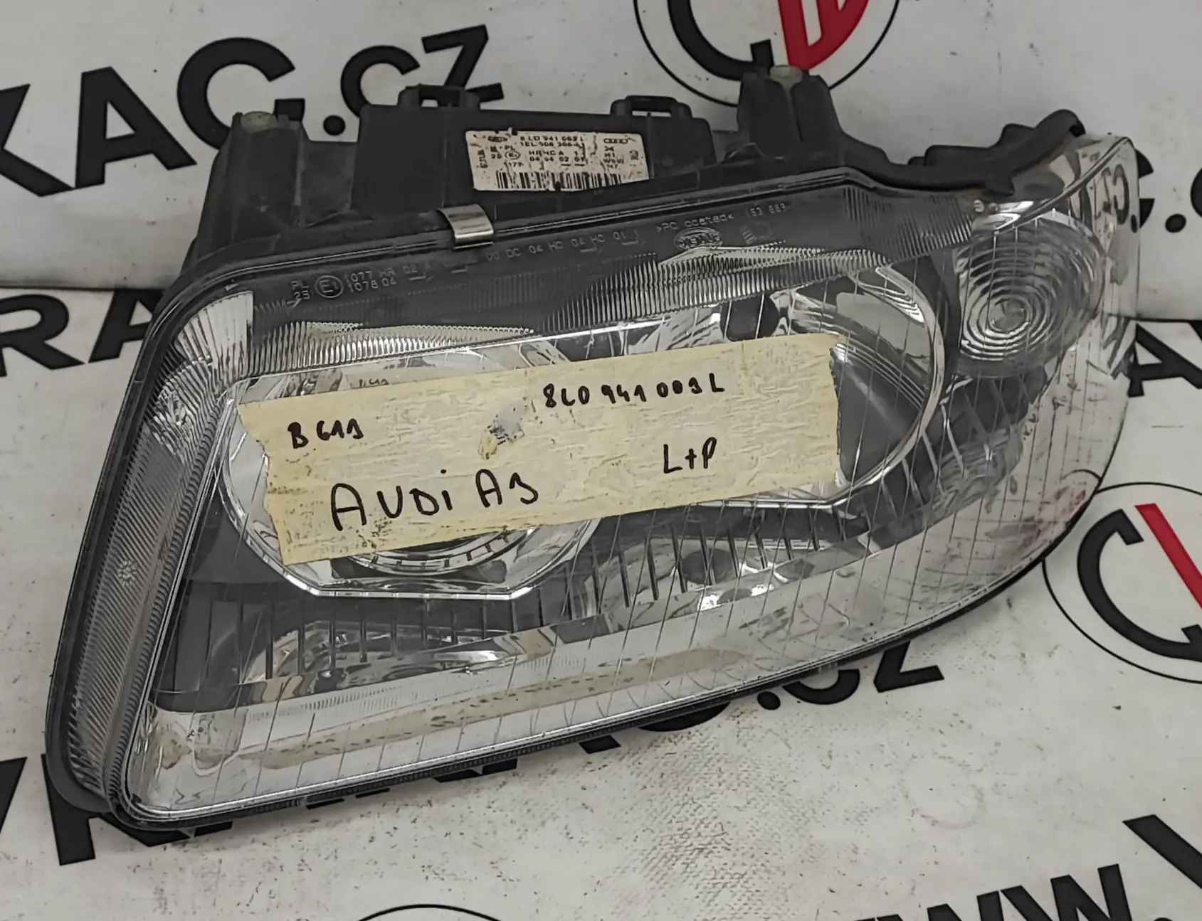 Světlomet levý přední (8L0941003L) – Audi A3 1996-2003