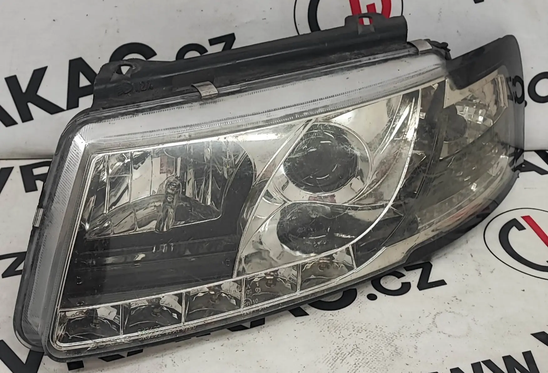 Světlomet levý přední – Volkswagen Passat B5 1996-2000