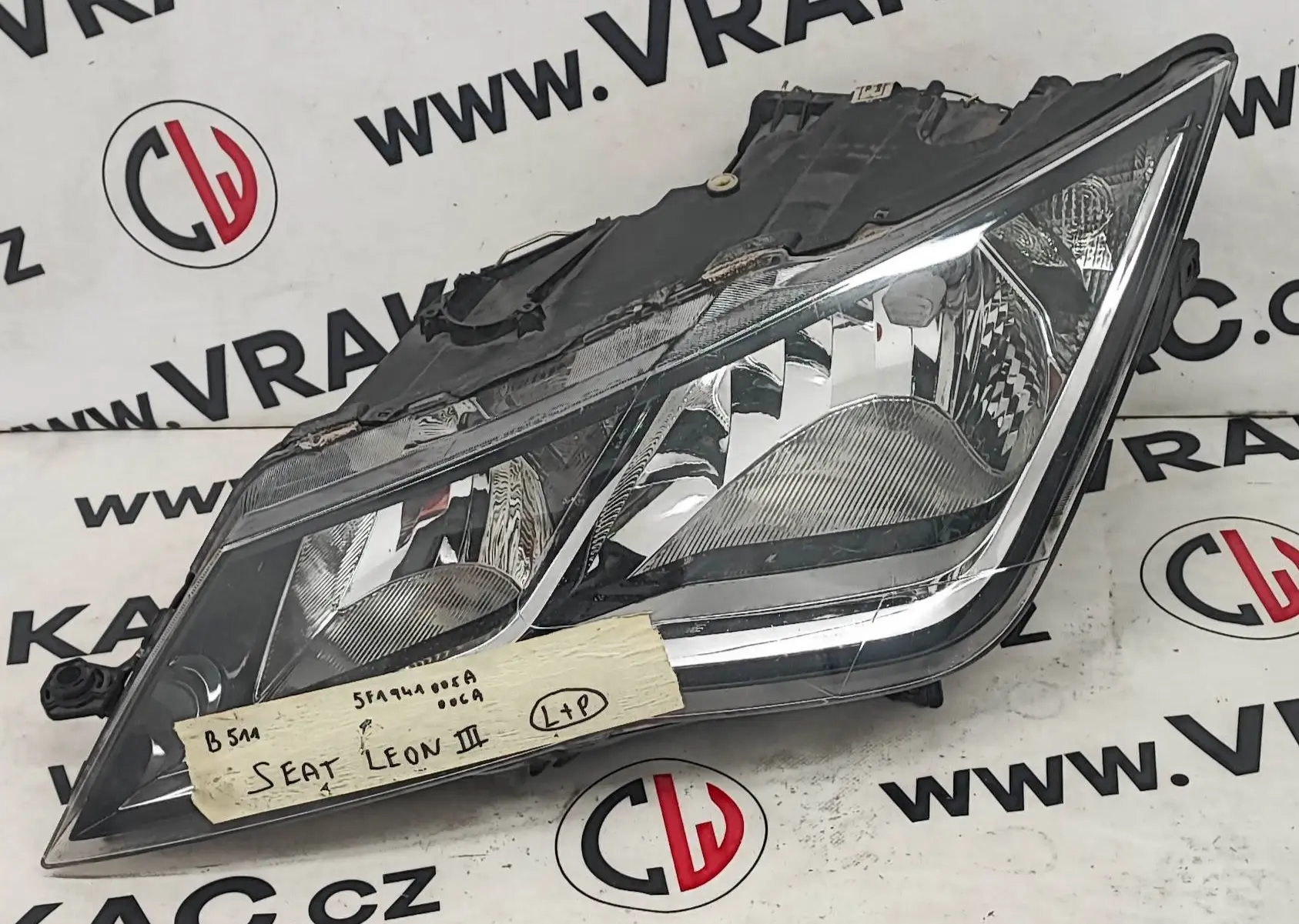 Světlomet levý přední – Seat Leon III 2012 - 2021