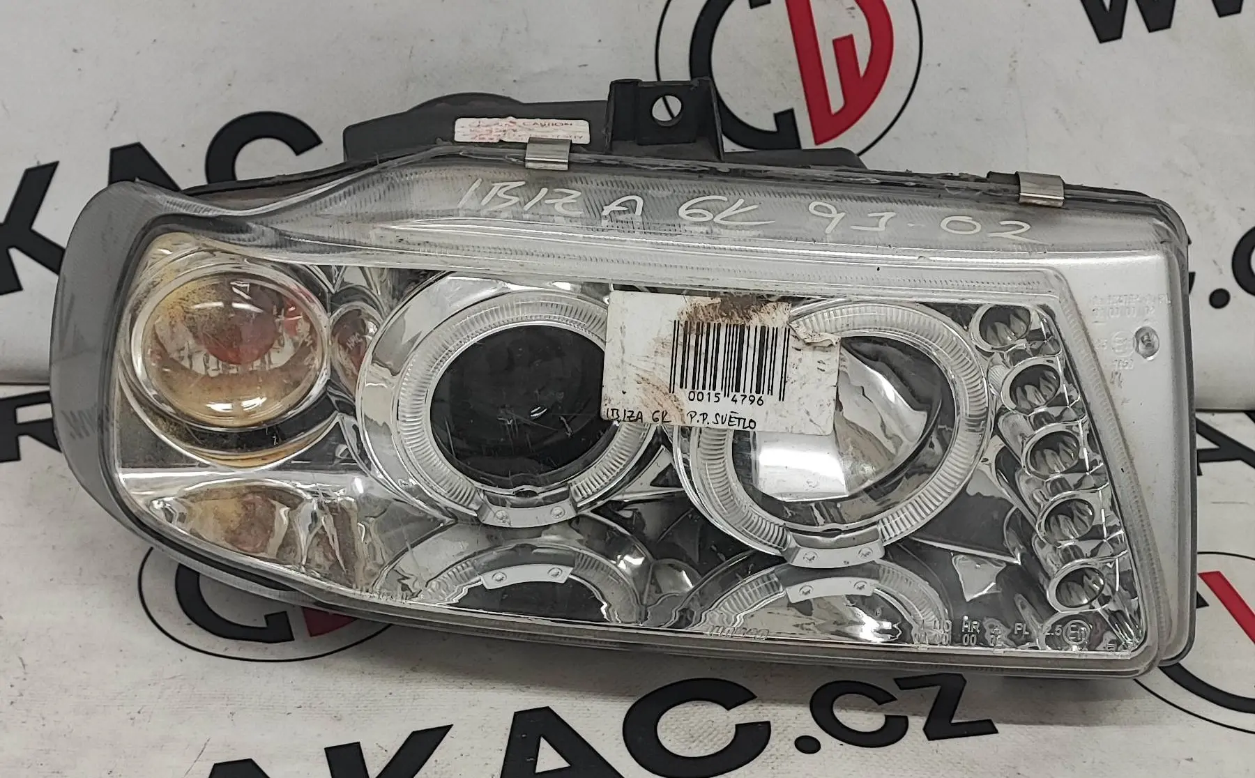 Světlomet pravý přední – Seat Ibiza 1999 - 2002