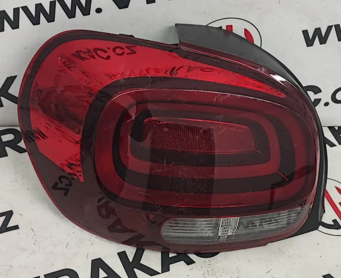 Světlomet levý zadní – Citroen C3 2012- současnost