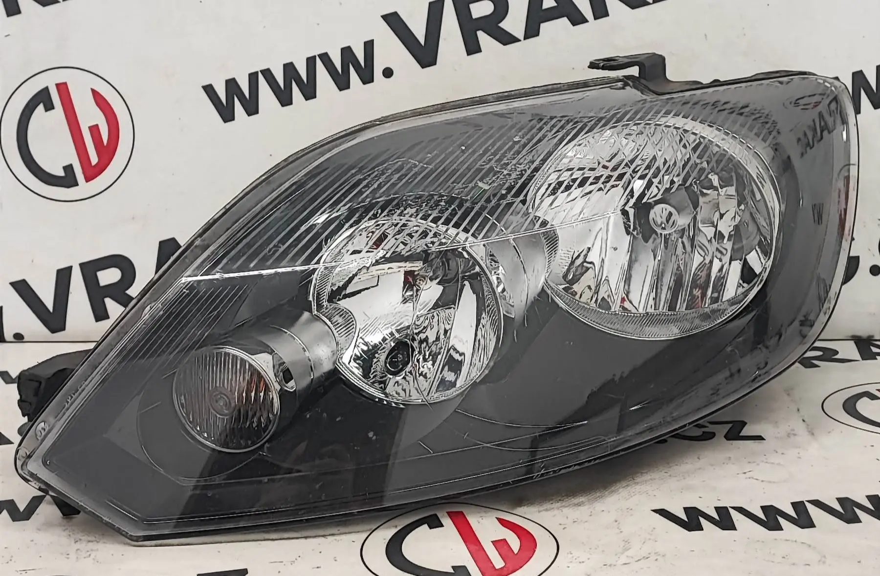 Světlomet levý přední (5M1941005G) – Volkswagen Golf VI 2008-2014