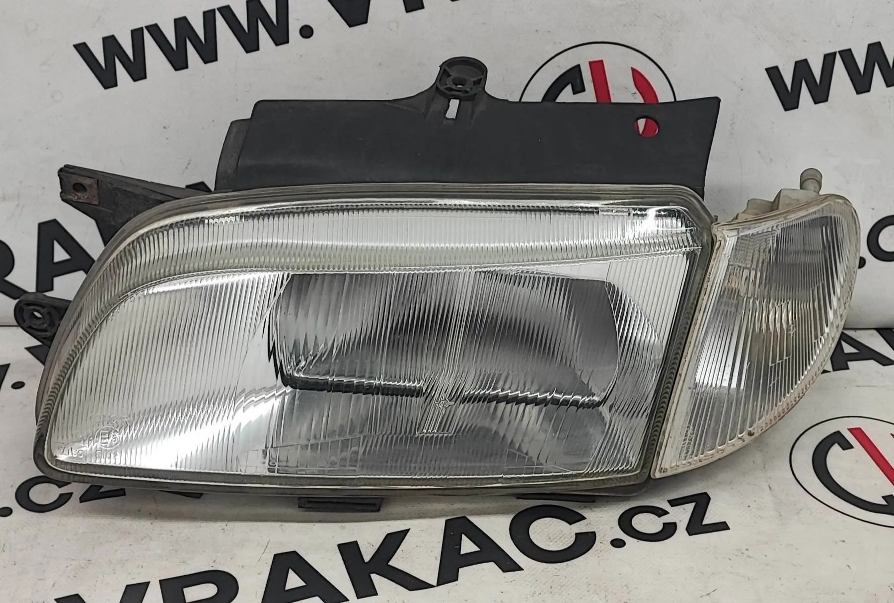 Světlomet levý přední (9621299180) – Citroen Berlingo 1996-2002
