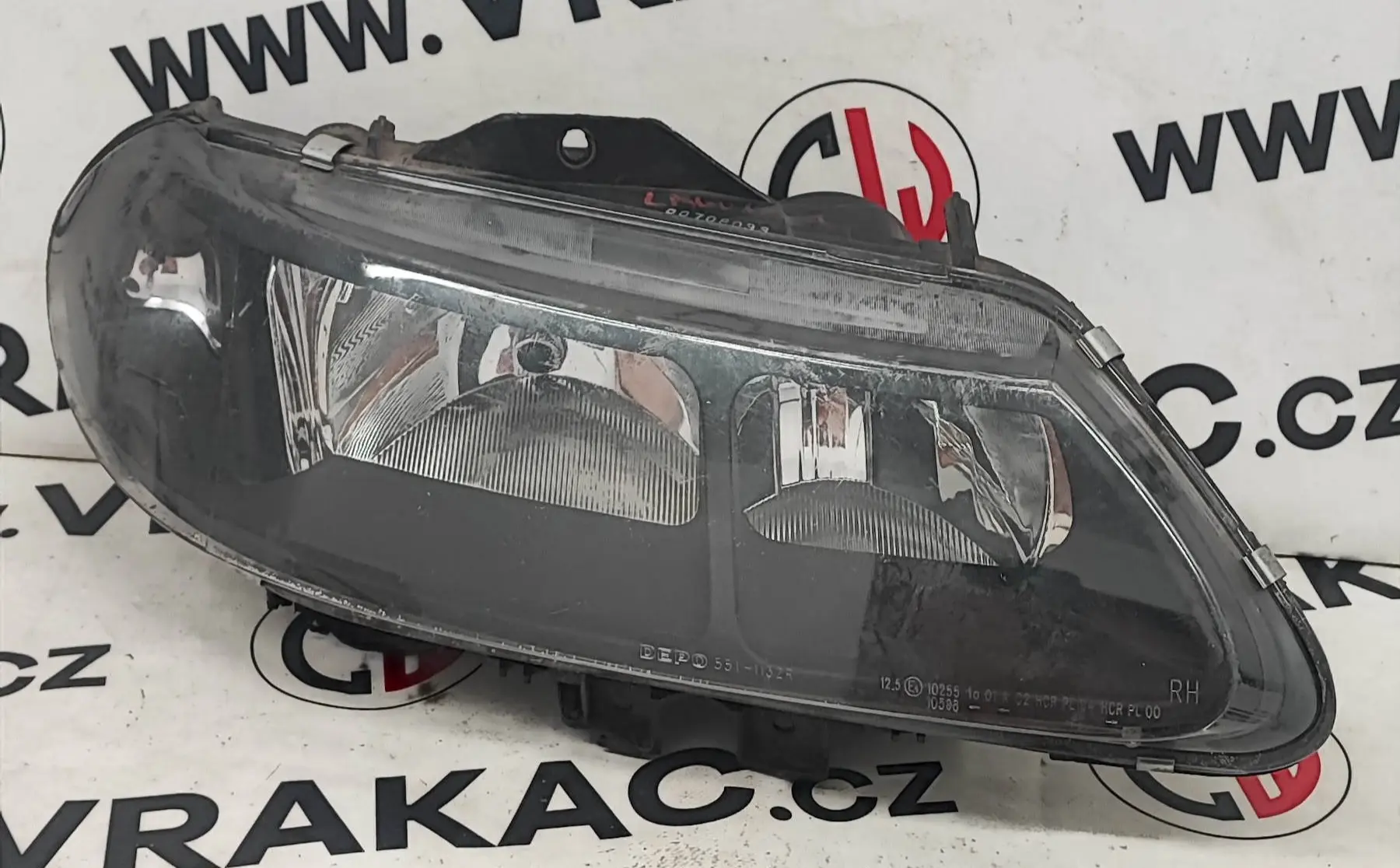 Světlomet pravý přední – Renault Laguna 1993-2001