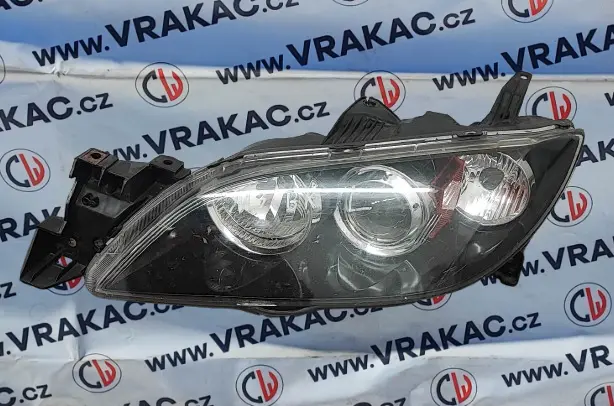 Světlomet levý přední – Mazda 3 (BK) 2003-2009