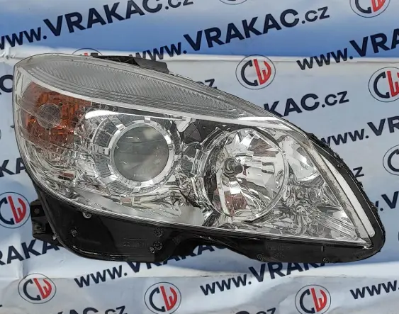 Světlomet pravý přední A2048208461, W204 – Mercedes Benz C-Class (W204) 2007-2015