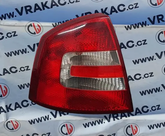 Světlomet levý zadní – Škoda Octavia II 2004-2008